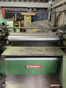 （中古）長谷川ウッドテック（長谷川鉄工）　糊付け機　グルースプレッダ　HGM-35W　有効幅1000㎜
