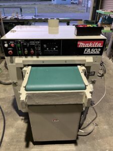 （中古）マキタ自動かんな盤FA-502　定盤固定　切削幅500㎜　オートリターン　